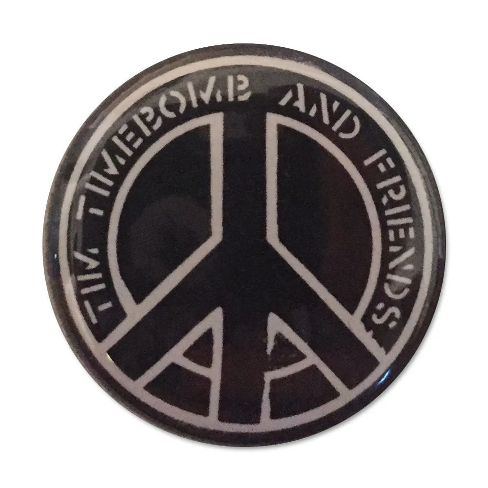tim-timebomb-peace-button-schwarz-1-zoll-accessoire image 1